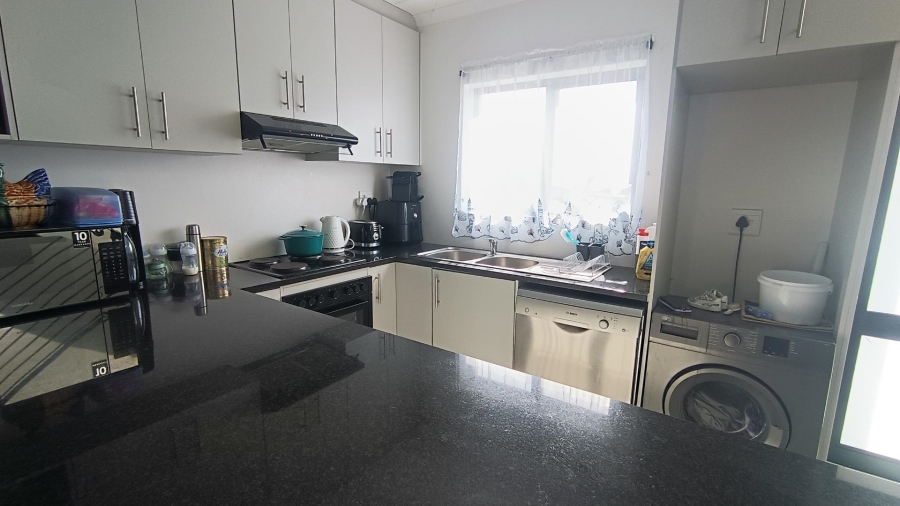 3 Bedroom Property for Sale in Peerless Park North Western Cape